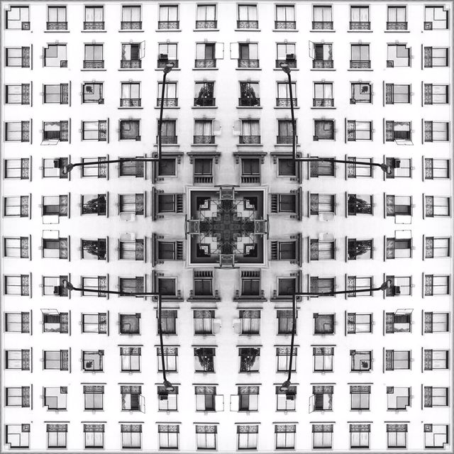 symmetrical patterns in architecture